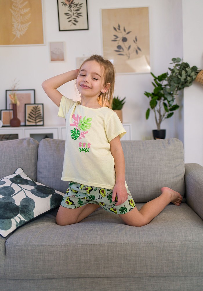 Пижама для девочки летняя футболка и шорты с авокадо 00002074, 86-92 см, 2 года